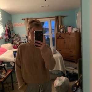cute beige sweater from abercrombie & fitch!✨